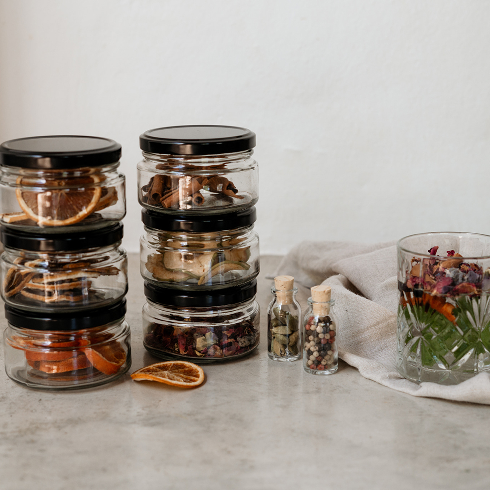Gin Botanicals Gift Box - Set of 8 - Image 2
